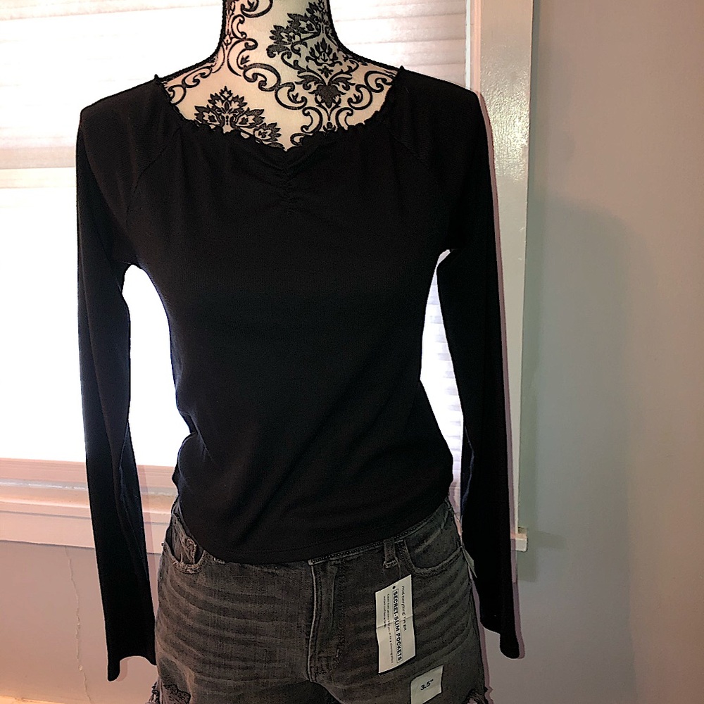 Black top - brand new